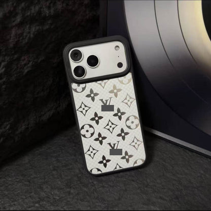 #75  スマホケース   耐衝撃・防振性能に優れ  iPhone14-17 に対応
