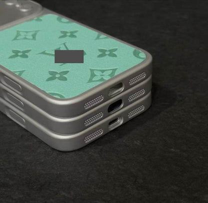 #76  スマホケース   耐衝撃・防振性能に優れ  iPhone14-17 に対応