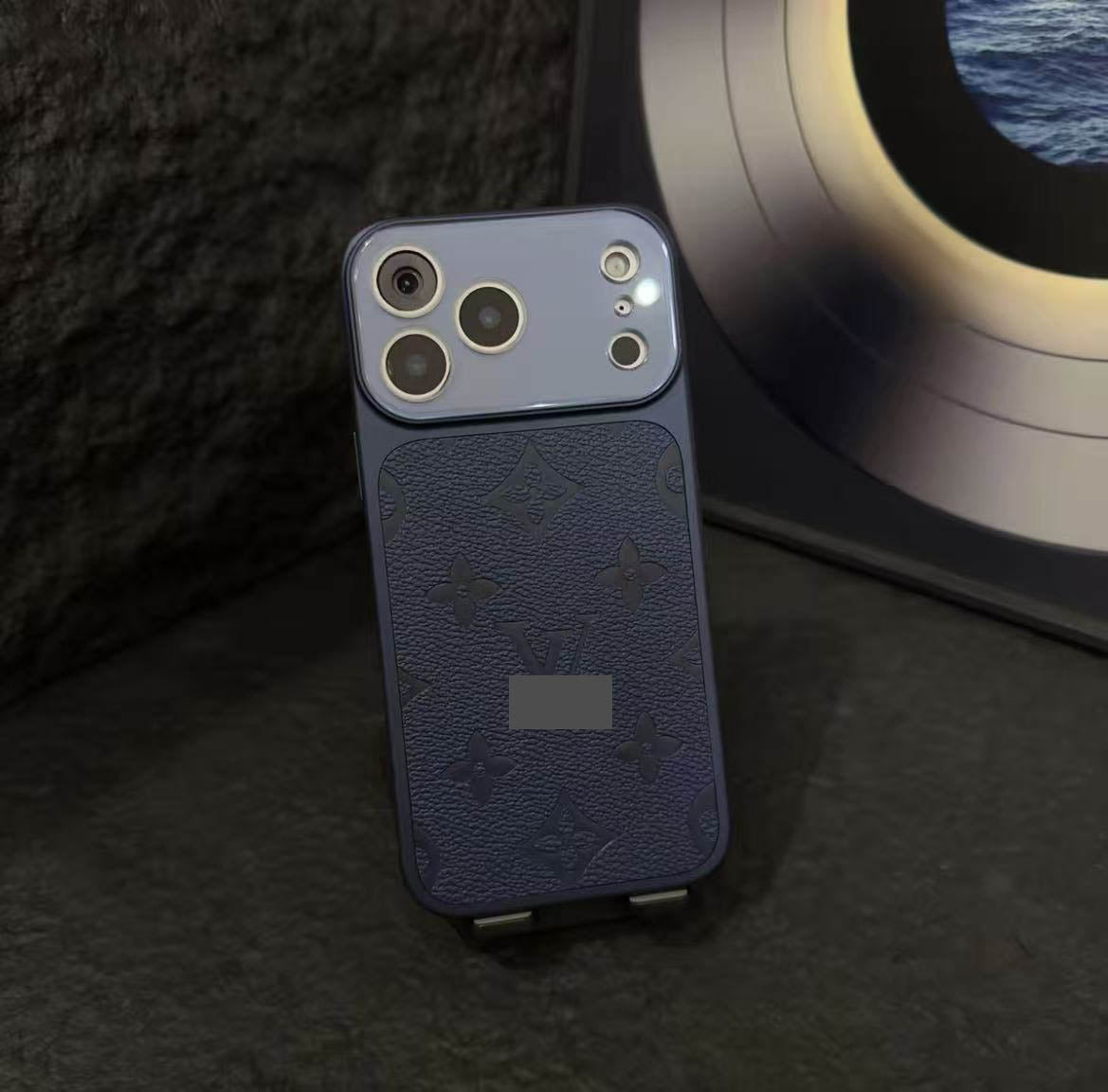 #76  スマホケース   耐衝撃・防振性能に優れ  iPhone14-17 に対応