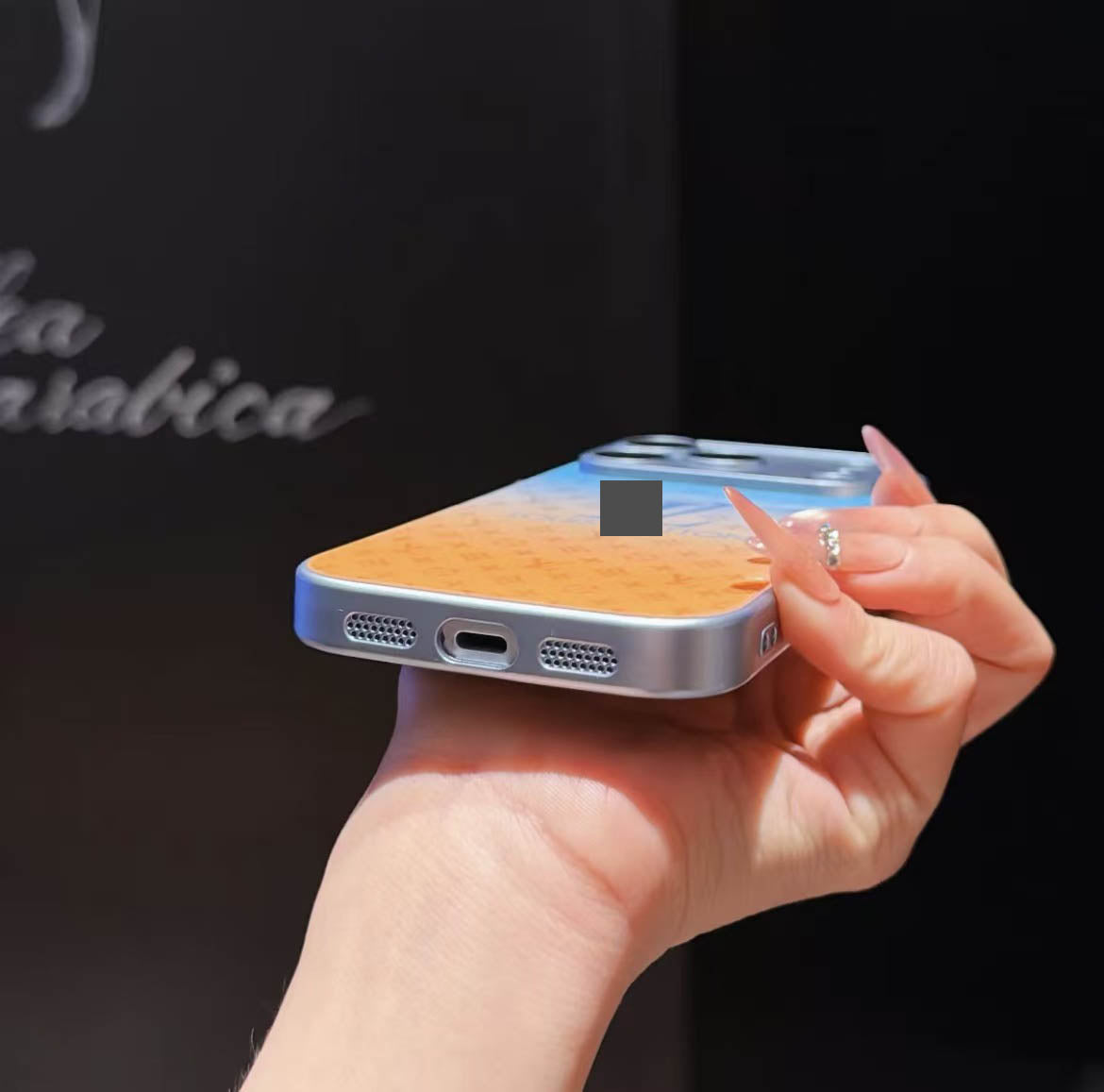 #59  スマホケース  グラデーション  耐衝撃・防振性能に優れ  iPhone14-17 に対応
