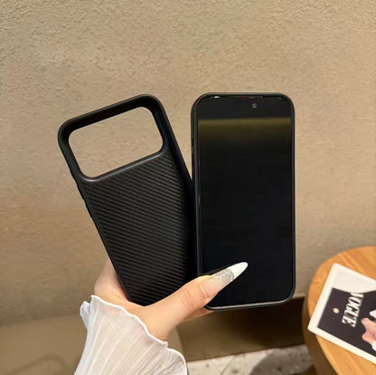 #226 スマホケース    耐衝撃・防振性能に優れ、iPhone15-17 に対応