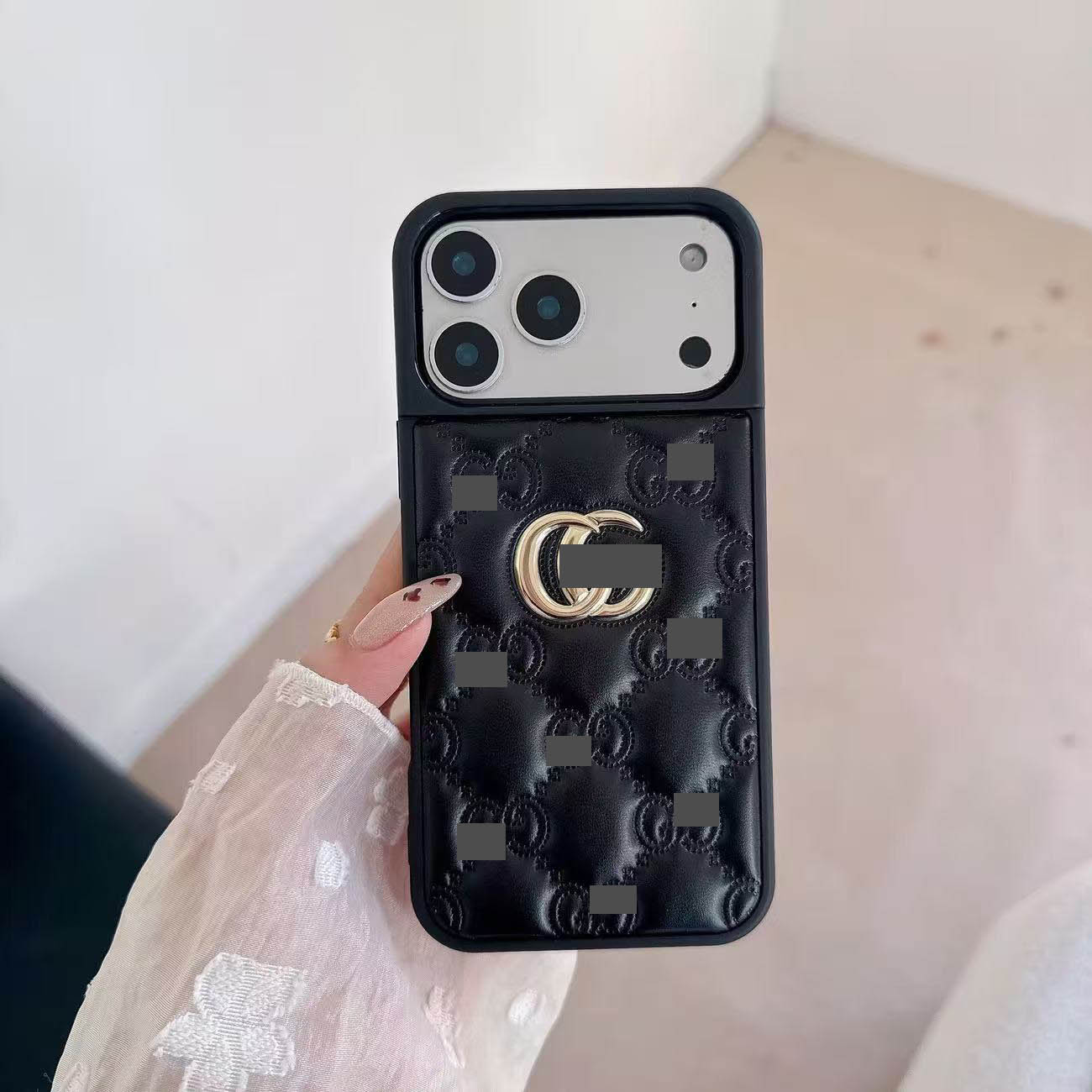#227  スマホケース   耐衝撃・防振性能に優れ、iPhone14-17 に対応