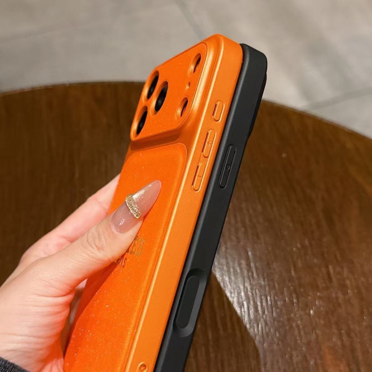 #94  スマホケース   耐衝撃・防振性能に優れ、iPhone14-17 に対応