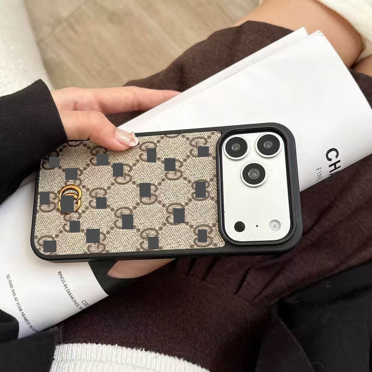 #229  スマホケース    耐衝撃・防振性能に優れ、iPhone13-17 に対応