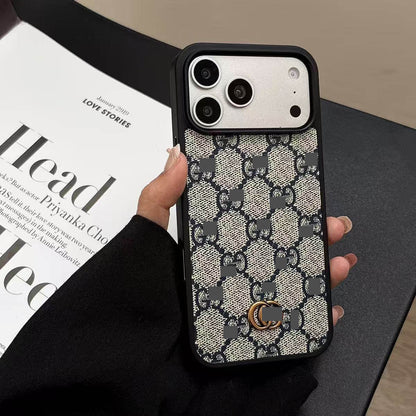 #229  スマホケース    耐衝撃・防振性能に優れ、iPhone13-17 に対応