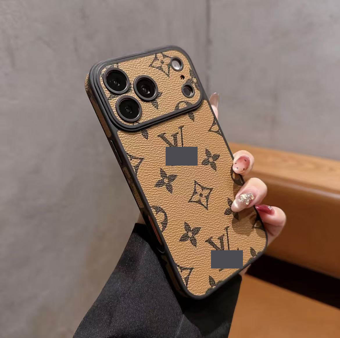 #96  スマホケース   耐衝撃・防振性能に優れ、iPhone13-17 に対応