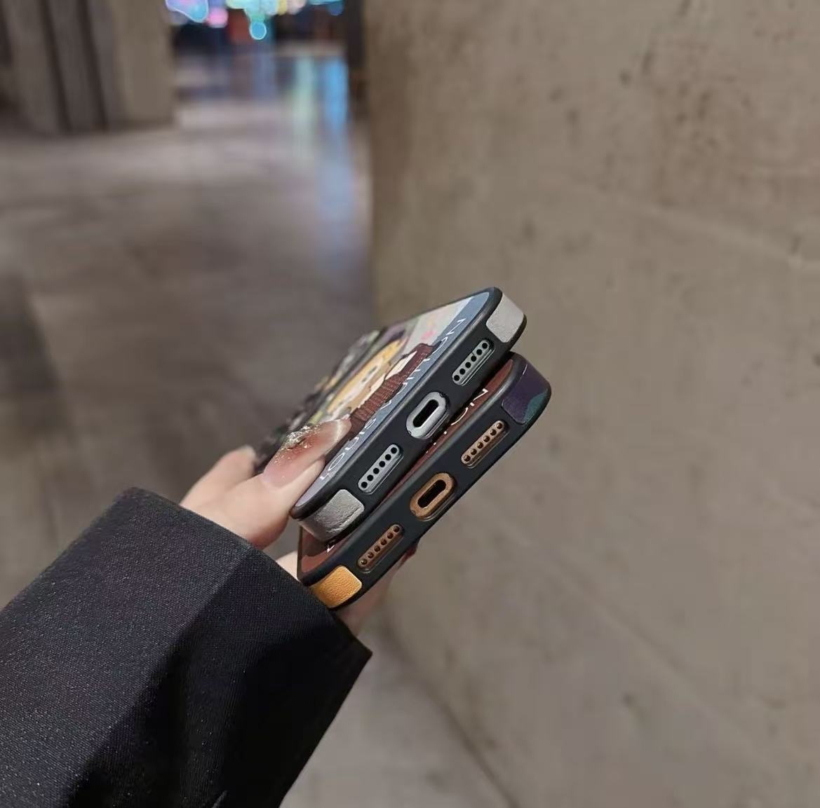 #99  スマホケース  高級感  耐衝撃・防振性能に優れ、iPhone13~17 に対応
