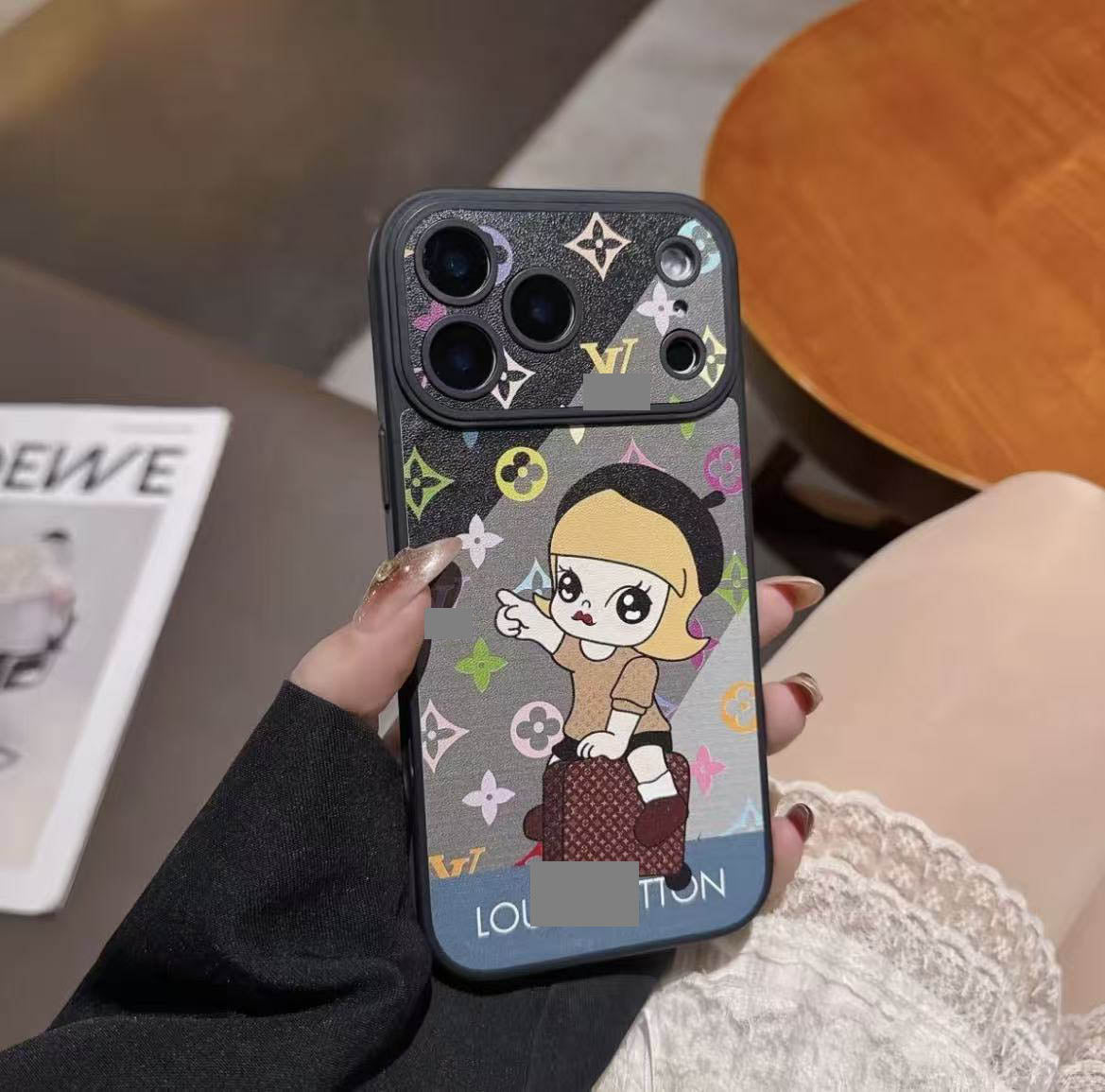 #99  スマホケース  高級感  耐衝撃・防振性能に優れ、iPhone13~17 に対応