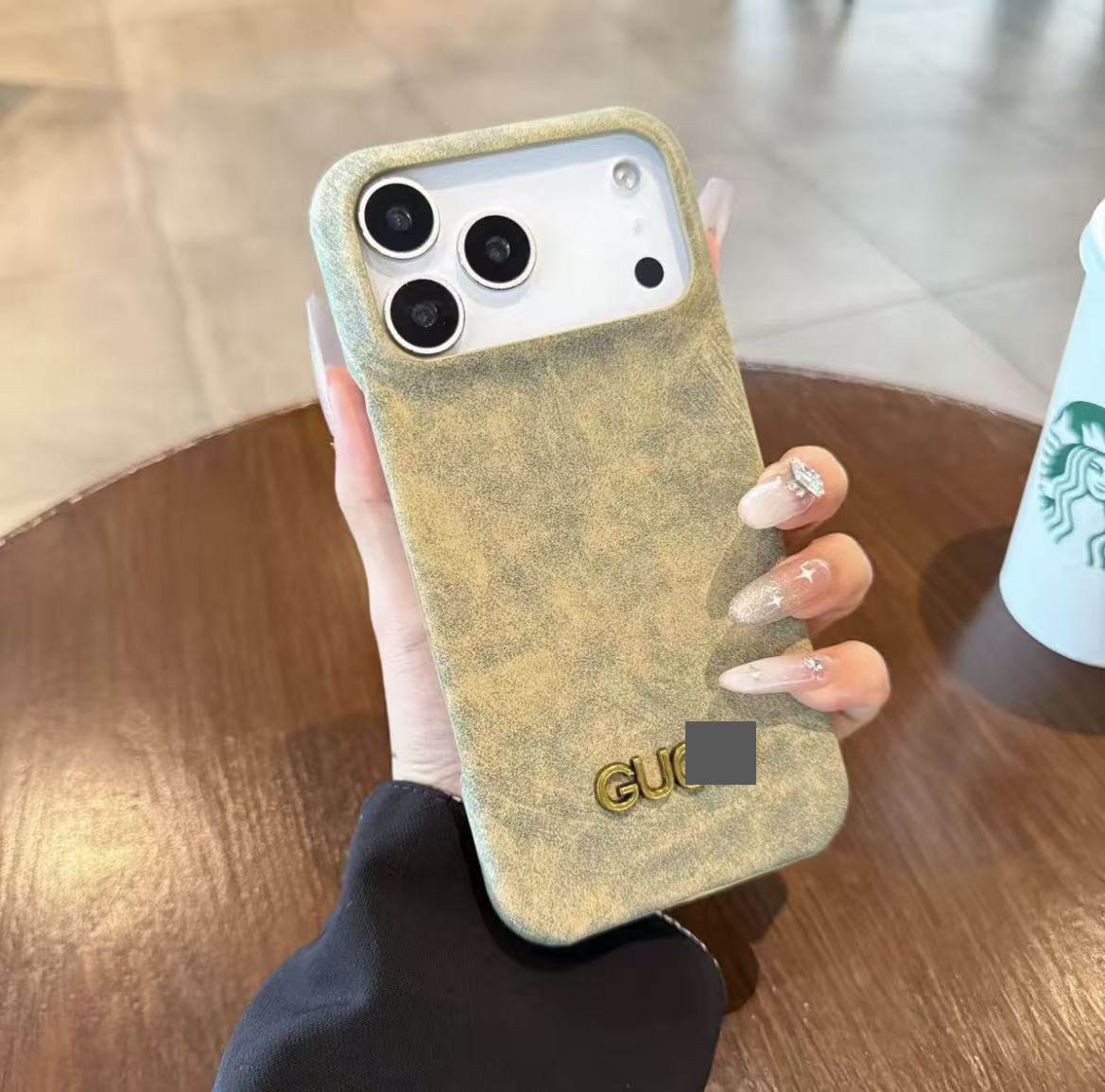 #102 スマホケース  絡み染め  耐衝撃・防振性能に優れ、高級感あふれるスマホケースで、iphone13-17 に対応