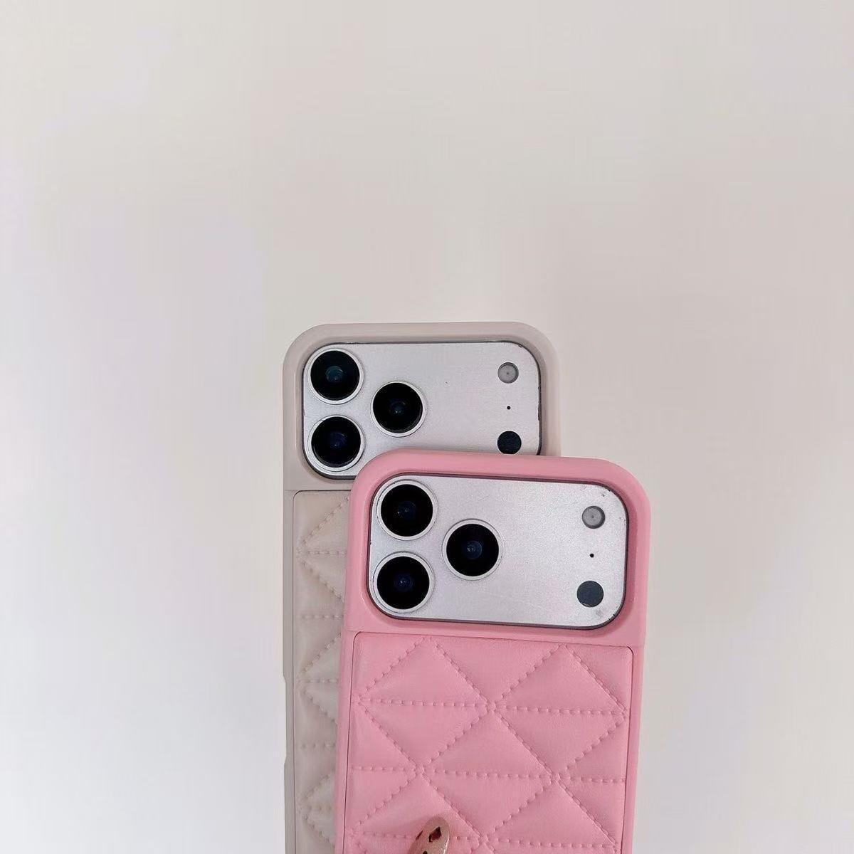 #104  スマホケース   耐衝撃・防振性能に優れ、iPhone13-17 に対応