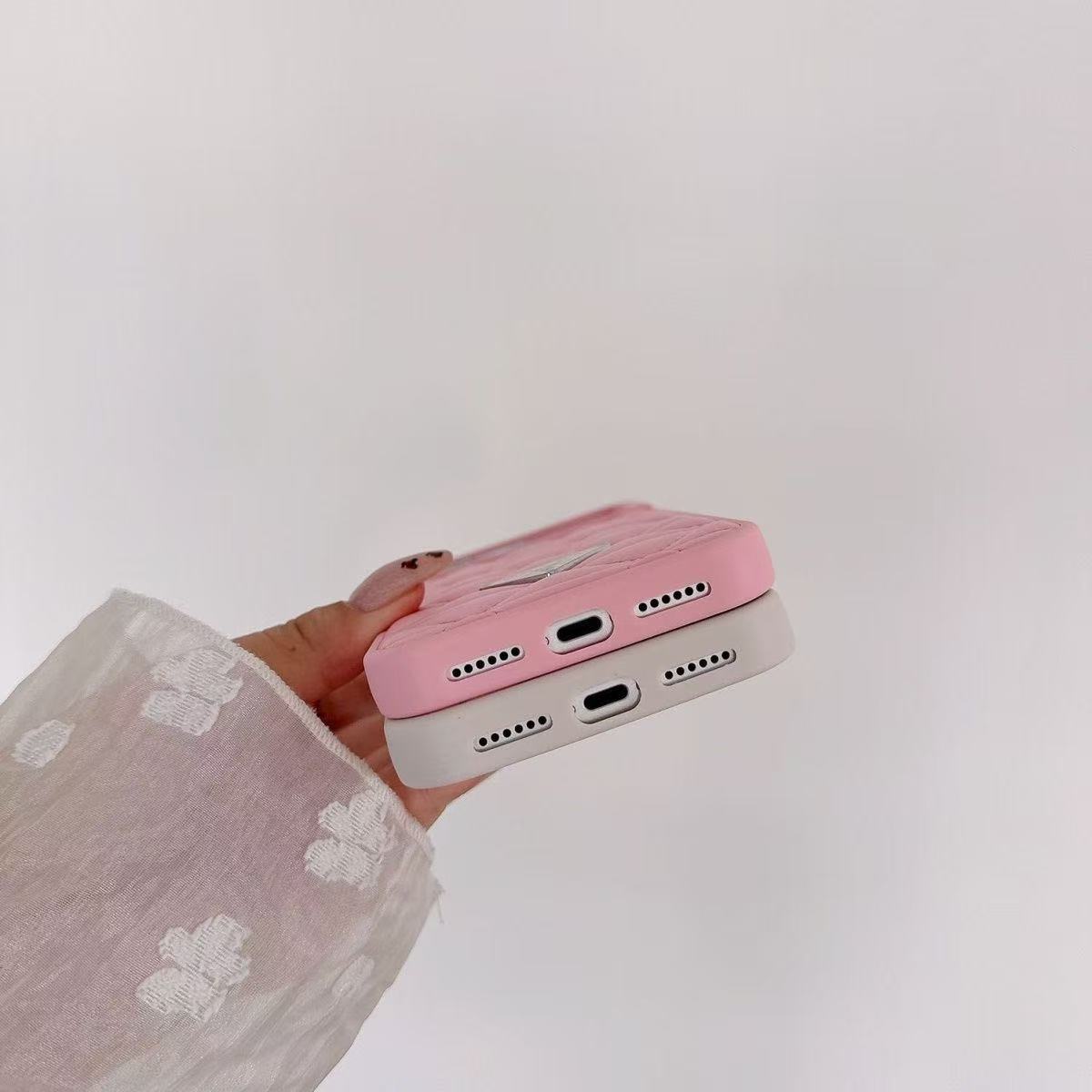 #104  スマホケース   耐衝撃・防振性能に優れ、iPhone13-17 に対応
