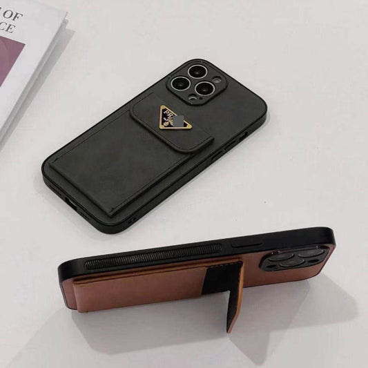 #232  スマホケース   カード入れ付き  耐衝撃・防振性能に優れ、iPhone13-17 に対応