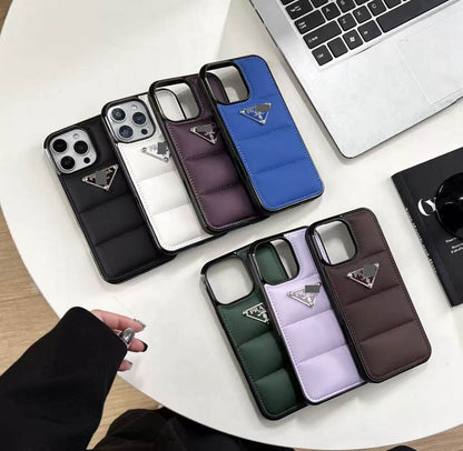 #233  スマホケース    耐衝撃・防振性能に優れ、iPhone13-17に対応