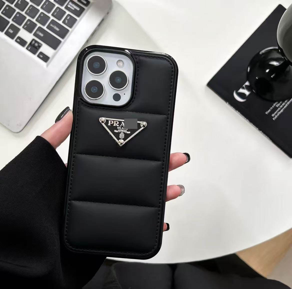 #233  スマホケース    耐衝撃・防振性能に優れ、iPhone13-17に対応