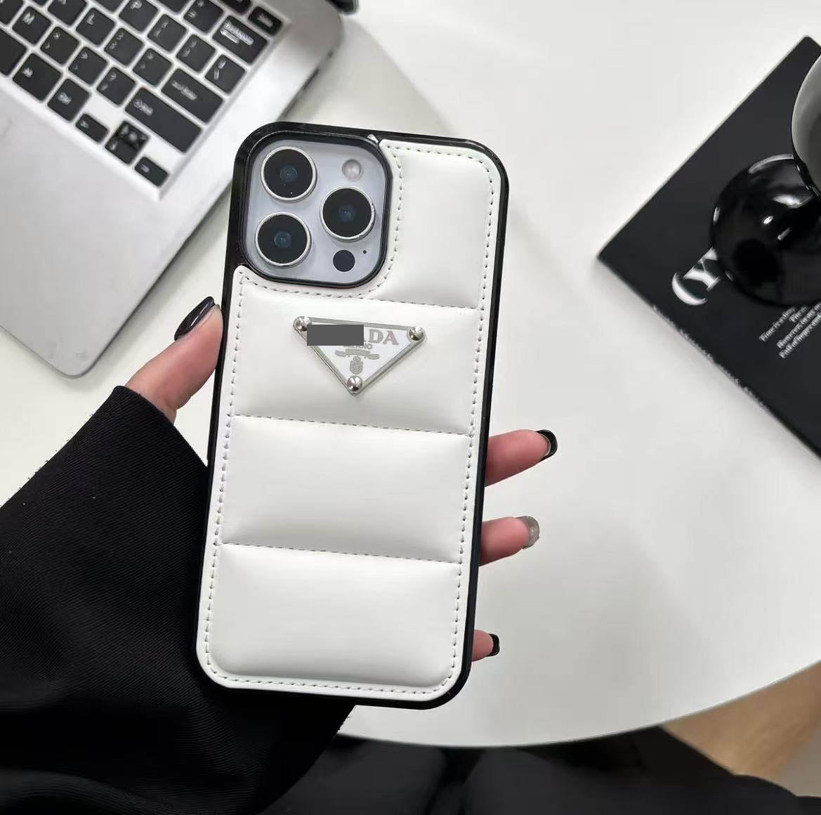#233  スマホケース    耐衝撃・防振性能に優れ、iPhone13-17に対応