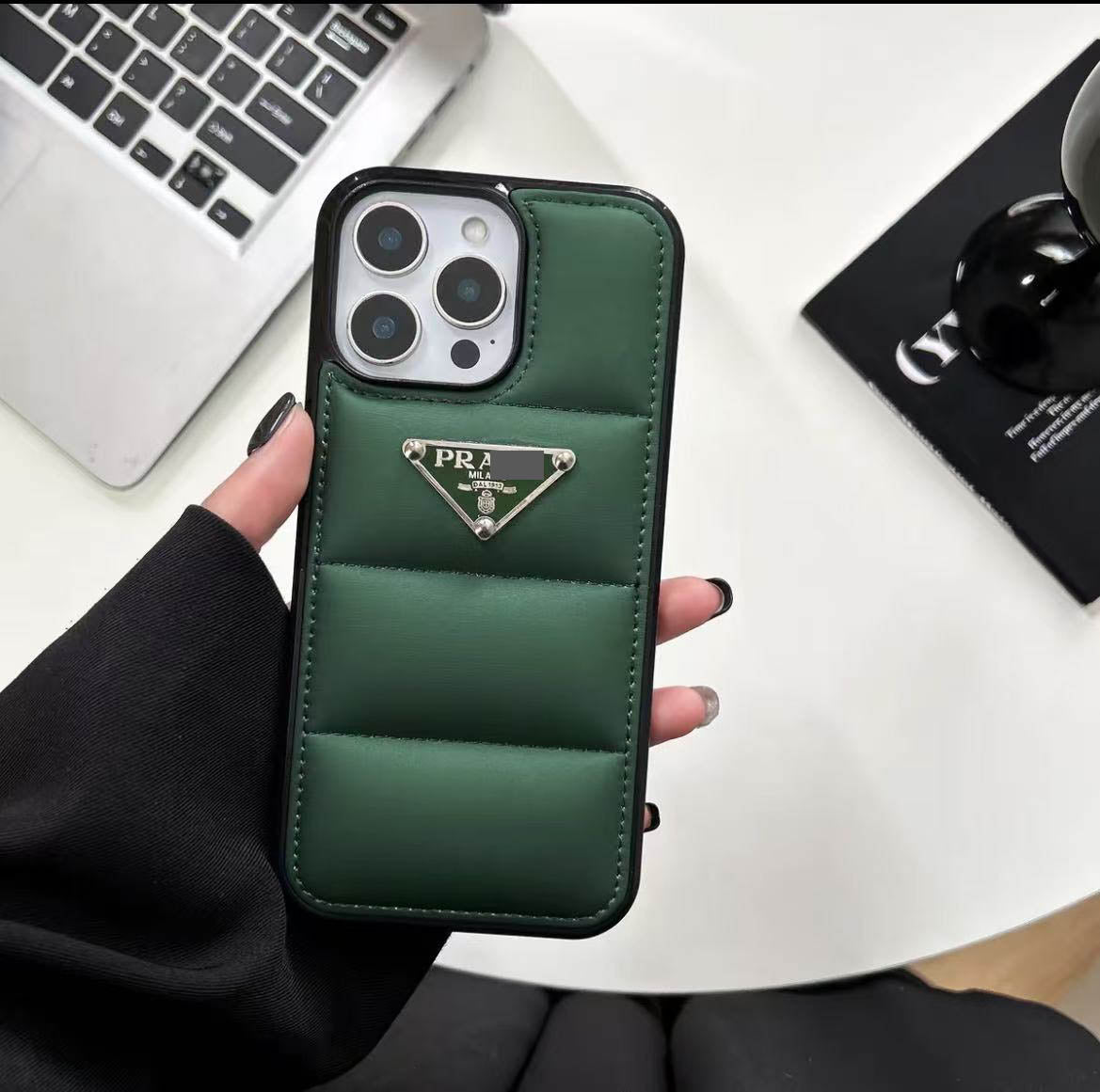 #233  スマホケース    耐衝撃・防振性能に優れ、iPhone13-17に対応