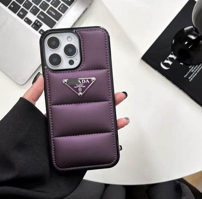 #233  スマホケース    耐衝撃・防振性能に優れ、iPhone13-17に対応