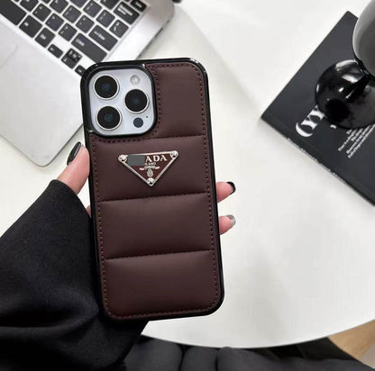 #233  スマホケース    耐衝撃・防振性能に優れ、iPhone13-17に対応