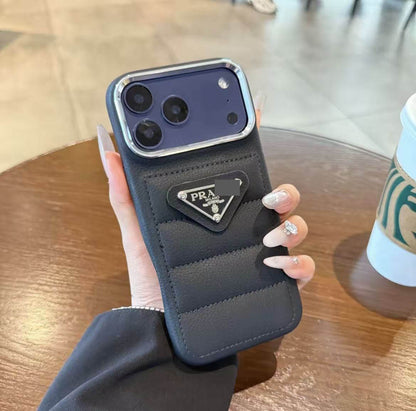 #234  スマホケース   耐衝撃・防振性能に優れ、iPhone13-17に対応