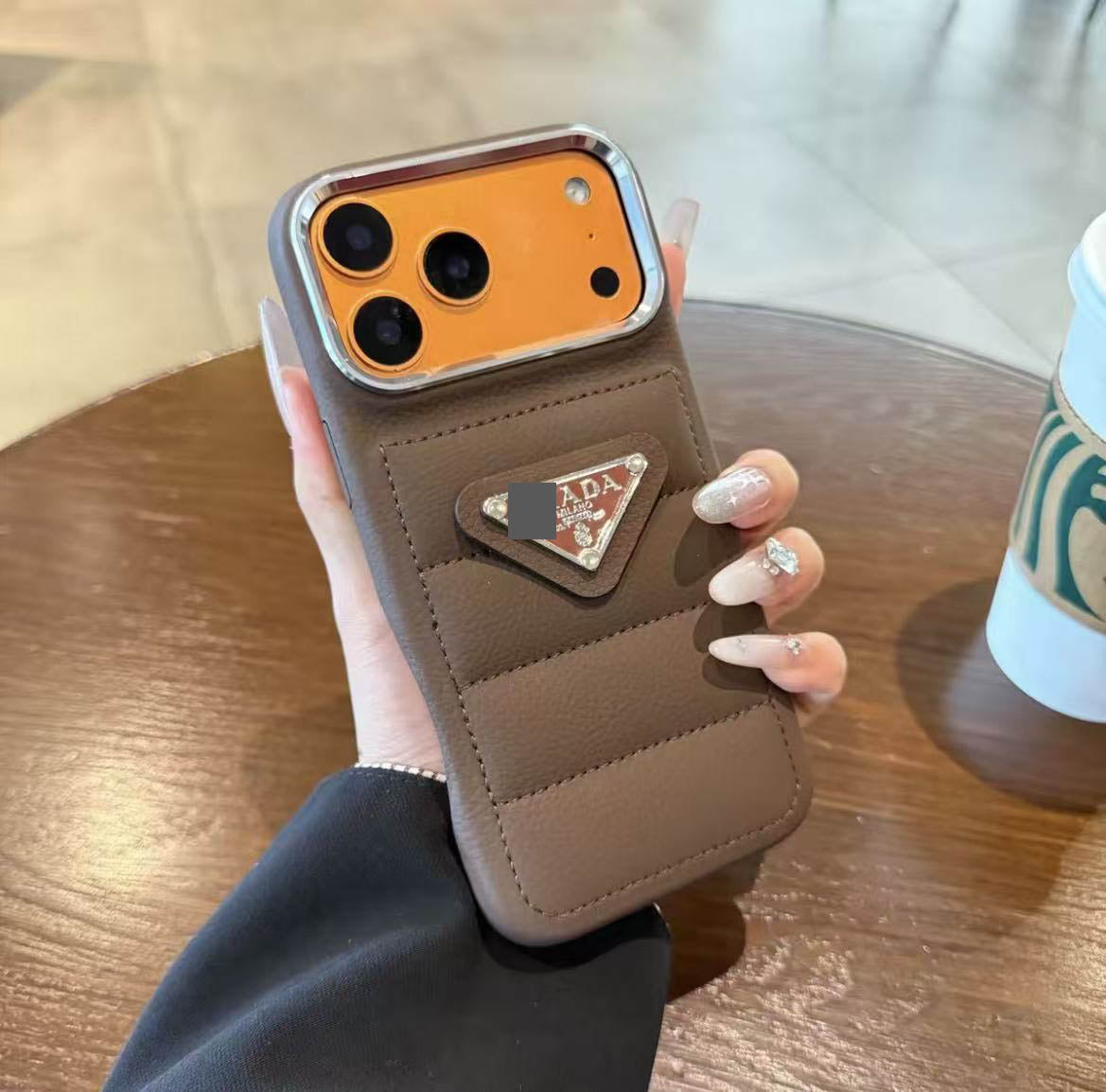 #234  スマホケース   耐衝撃・防振性能に優れ、iPhone13-17に対応