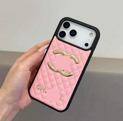 #54  スマホケース   耐衝撃・防振性能に優れ、高級感あふれるスマホケースで、iPhone14~17 に対応