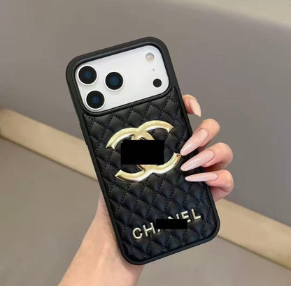 #54  スマホケース   耐衝撃・防振性能に優れ、高級感あふれるスマホケースで、iPhone14~17 に対応