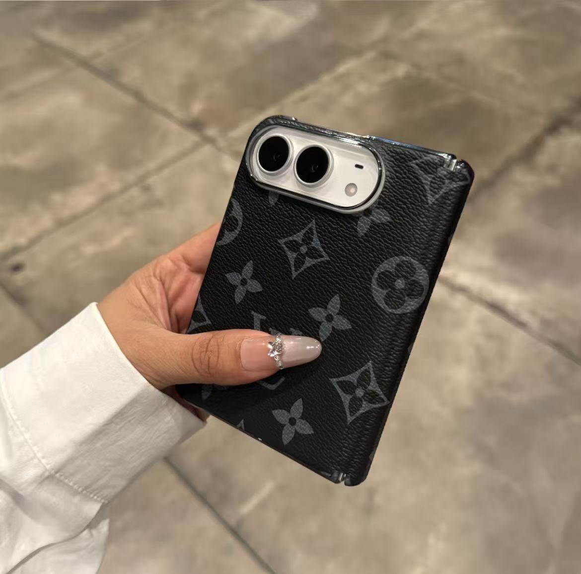 #DUO-4  スマホケース    耐衝撃・防振性能に優れ、iPhone DOUに対応