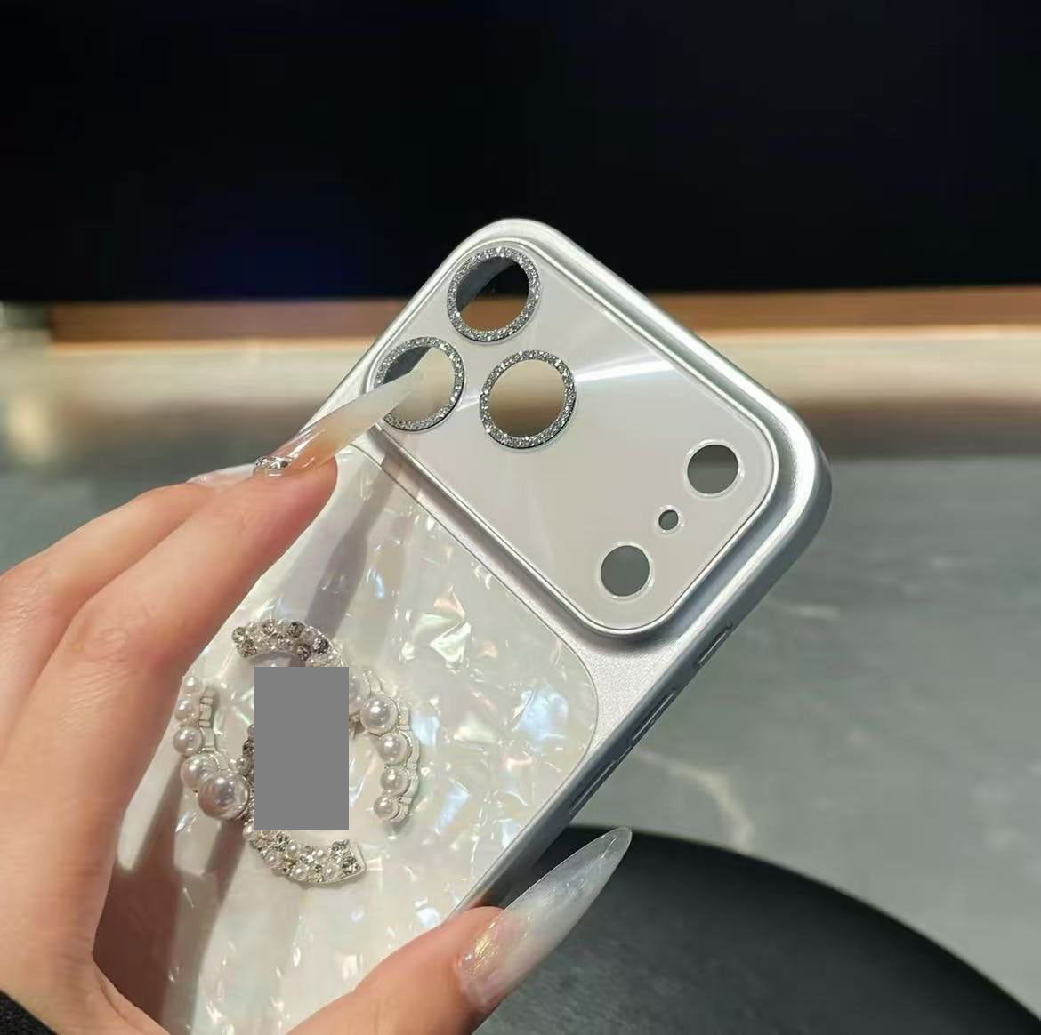 #87  スマホケース    耐衝撃・防振性能に優れ、iPhone14-17 に対応