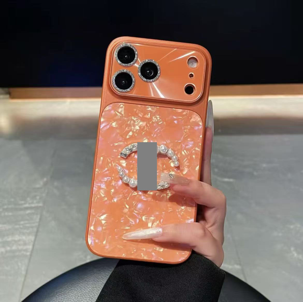 #87  スマホケース    耐衝撃・防振性能に優れ、iPhone14-17 に対応
