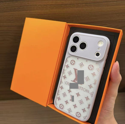#63 スマホケース  透明感  耐衝撃・防振性能に優れ、iPhone12~18 に対応