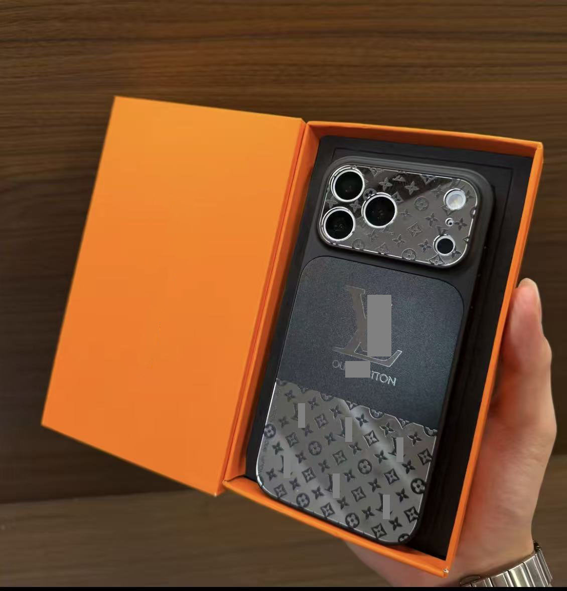 #07  スマホケース  高級感  耐衝撃・防振性能に優れ、iPhone15~18 に対応