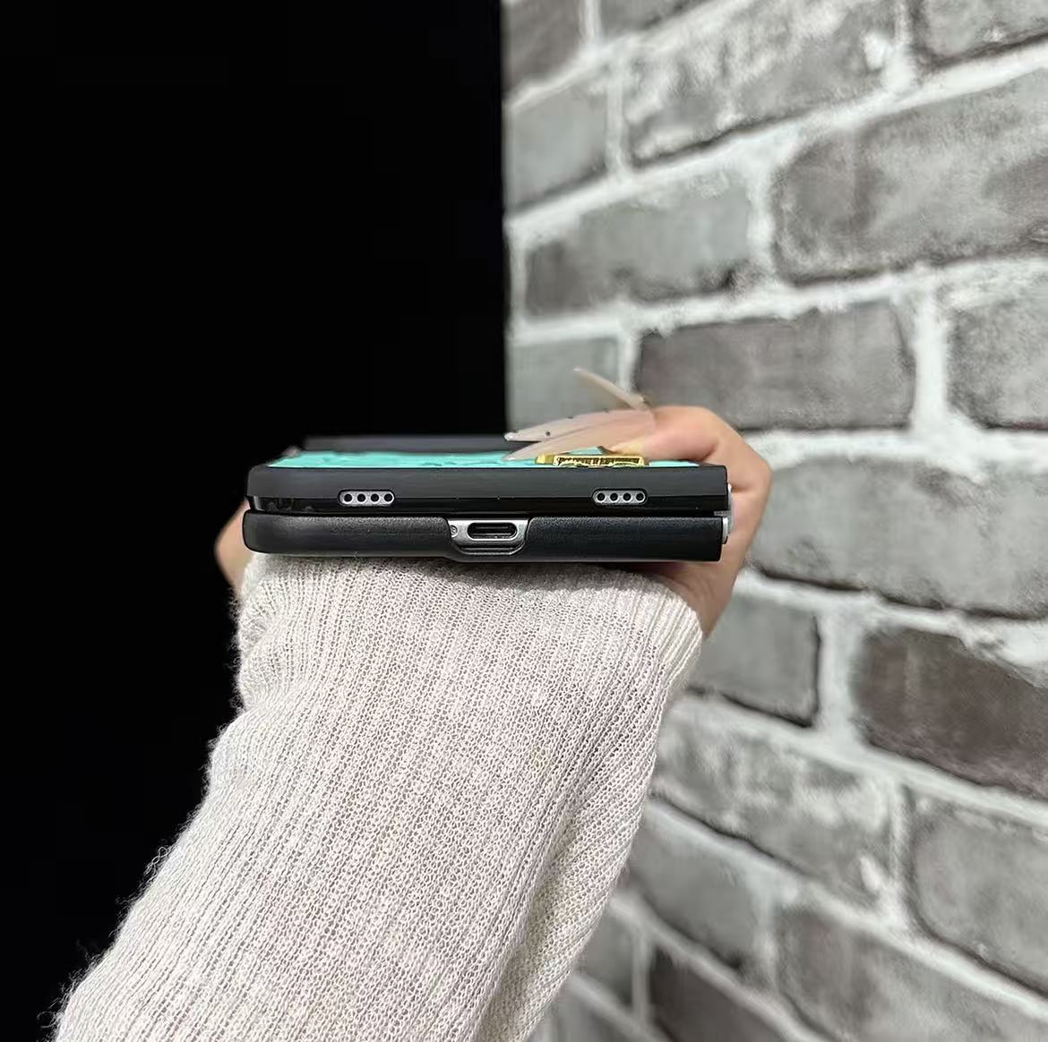 #DUO-5  スマホケース    耐衝撃・防振性能に優れ、iPhone Duoに対応