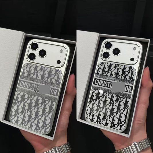 #35スマホケース    耐衝撃・防振性能に優れ、高級感あふれるスマホケースで、iPhone13~17に対応