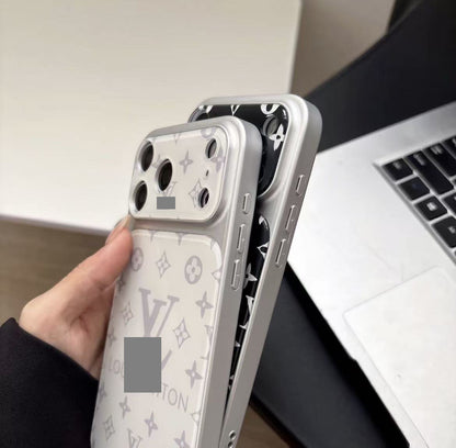 #82 スマホケース   耐衝撃・防振性能に優れ、iPhone15-17 に対応