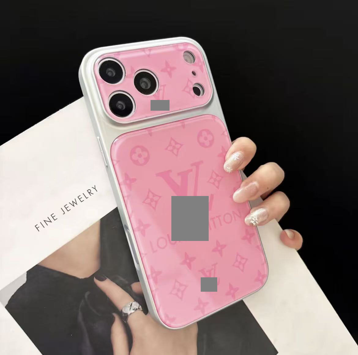 #82 スマホケース   耐衝撃・防振性能に優れ、iPhone15-17 に対応