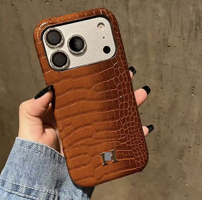 #73  スマホケース   耐衝撃・防振性能に優れ  iPhone14-17 に対応