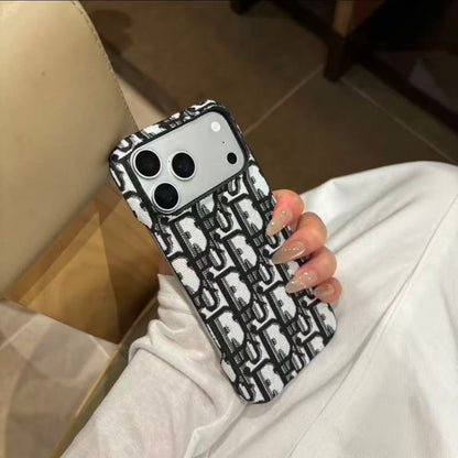 #39  スマホケース   耐衝撃・防振性能に優れ  iPhone14-17 に対応