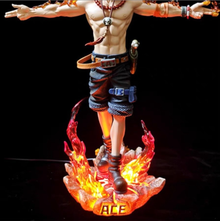 One Piece  シリーズ ACE 台座が発光する 腕を広げたクロスポーズのエース フィギュア（モデル） ディスプレイ品