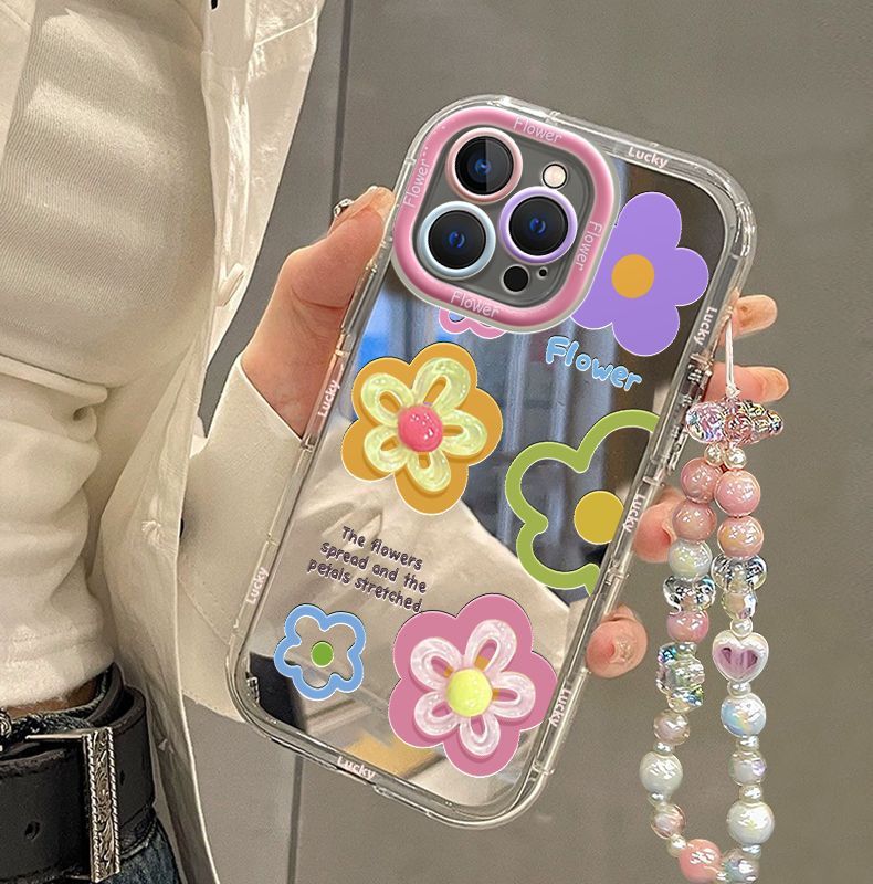 A refreshing small floral design, excellent shock and vibration resistance, and a luxurious bracelet decoration smartphone case compatible with iPhone