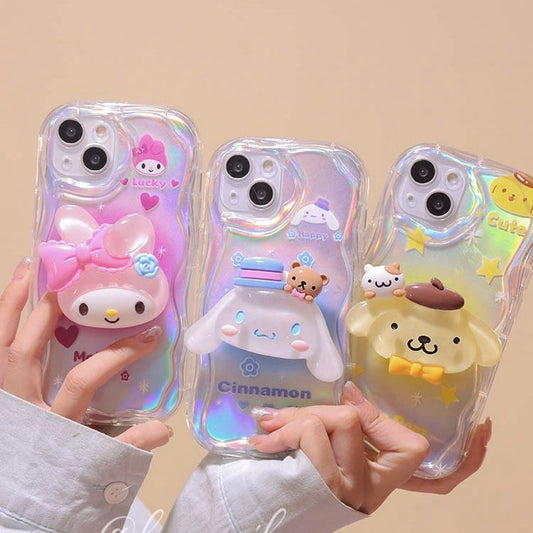 スマホケース  シナモロール、メロディー、プリンくんが集結したスマホケース  耐衝撃・防振性能に優れ、高級感あふれるスマホケースで、iPhone に対応