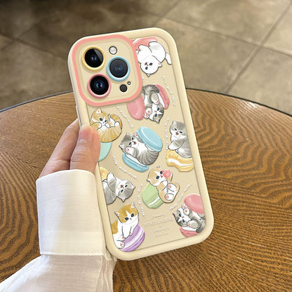 Macaron-colored kitten design. Made of silicone, it is shock-resistant and luxurious. Compatible with iPhone.