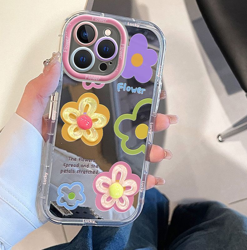 A refreshing small floral design, excellent shock and vibration resistance, and a luxurious bracelet decoration smartphone case compatible with iPhone