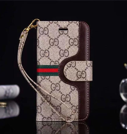 スマホケース    高級感カード入れ付きスマホケース  ダブルV  耐衝撃・防振性能に優れ、高級感あふれるスマホケースで、iPhone12-17 に対応