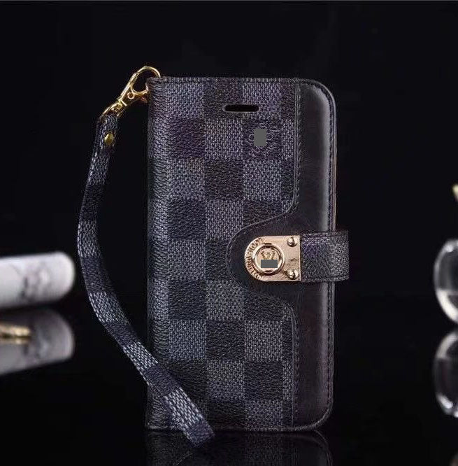 スマホケース    高級感カード入れ付きスマホケース  ダブルV  耐衝撃・防振性能に優れ、高級感あふれるスマホケースで、iPhone12-17 に対応