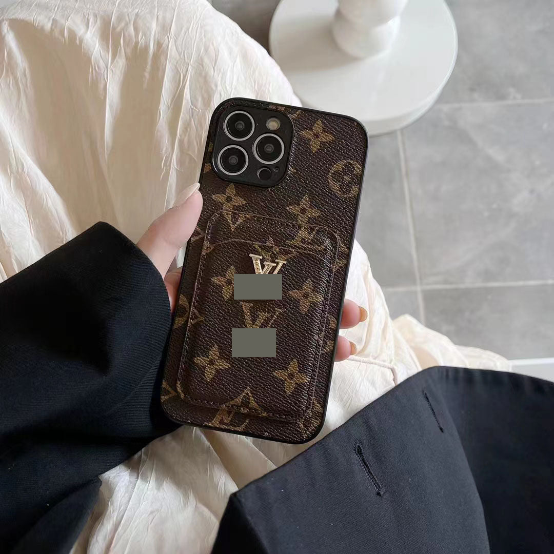 #212  スマホケース   カード収納付き  耐衝撃・防振性能に優れ  iPhone に対応