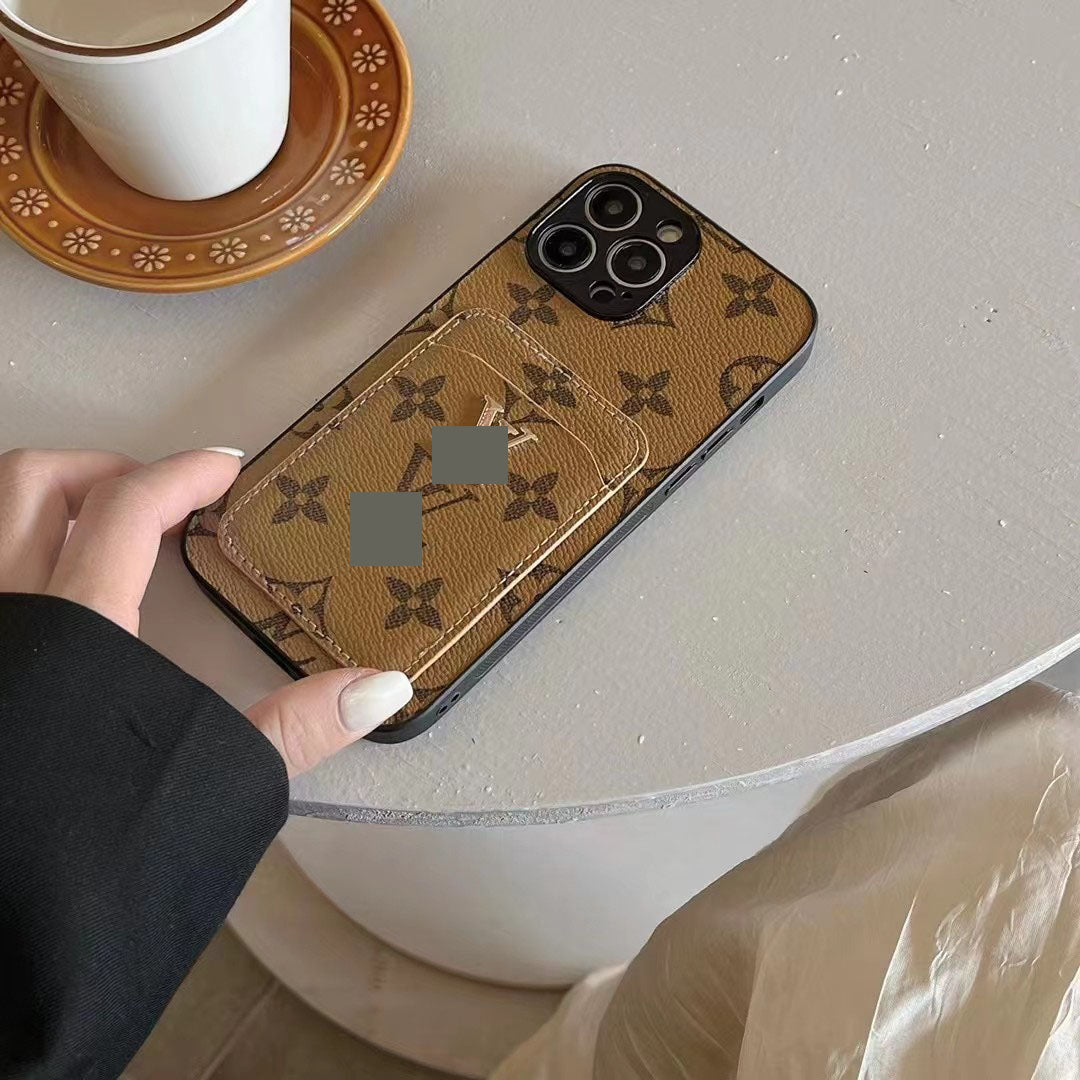 #212  スマホケース   カード収納付き  耐衝撃・防振性能に優れ  iPhone に対応