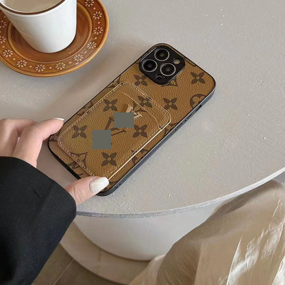 #212  スマホケース   カード収納付き  耐衝撃・防振性能に優れ  iPhone に対応