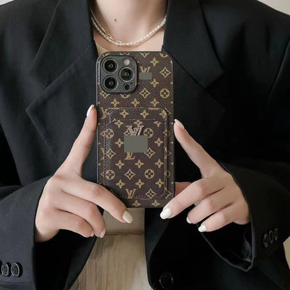 #212  スマホケース   カード収納付き  耐衝撃・防振性能に優れ  iPhone に対応