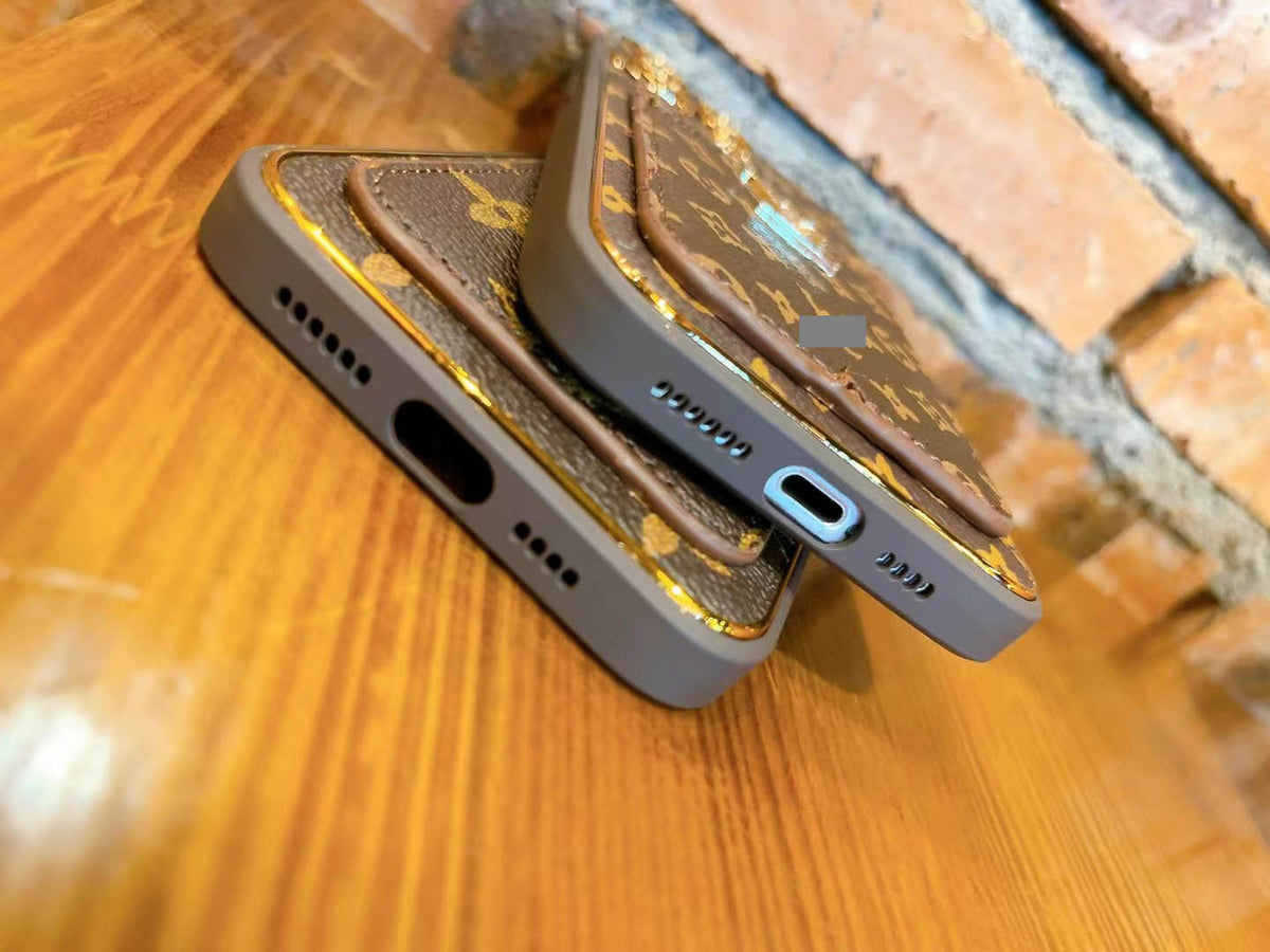 #238  スマホケース     耐衝撃・防振性能に優れ、iPhone13~17 に対応