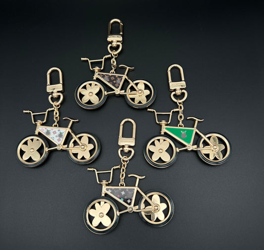 #Y04  キーホルダー  チャーム  装飾品  アクセサリー